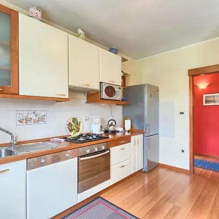 Mit Privatpool Fuer 10 Personen Ca 188 Qm In Zarecje, Istrien Binnenland Von Istrien بيت للعطل *