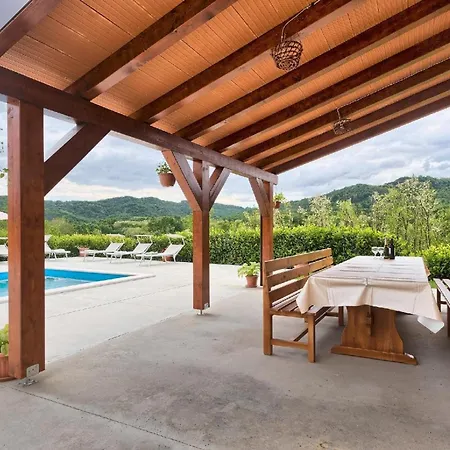 Mit Privatpool Fuer 10 Personen Ca 188 Qm In Zarecje, Istrien Binnenland Von Istrien Vakantiehuis Zarecje