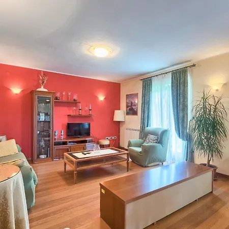 Mit Privatpool Fuer 10 Personen Ca 188 Qm In Zarecje, Istrien Binnenland Von Istrien Holiday home Zarecje