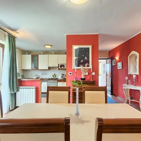 Mit Privatpool Fuer 10 Personen Ca 188 Qm In Zarecje, Istrien Binnenland Von Istrien Zarecje