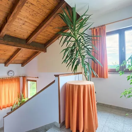 Holiday home Mit Privatpool Fuer 10 Personen Ca 188 Qm In Zarecje, Istrien Binnenland Von Istrien