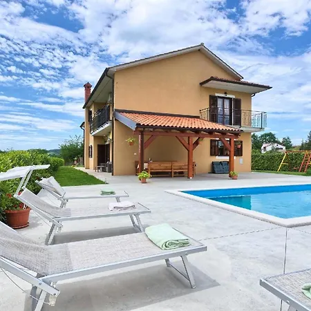 Holiday home Mit Privatpool Fuer 10 Personen Ca 188 Qm In Zarecje, Istrien Binnenland Von Istrien Zarecje